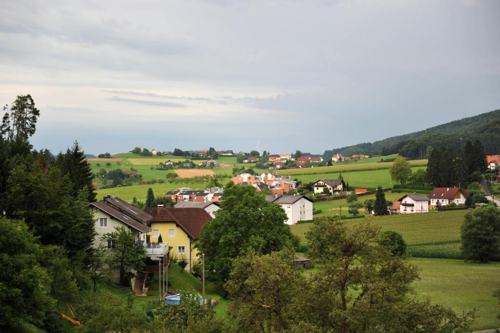 Gasthaus - Gaestehaus Schusterbauer Rein Стая снимка
