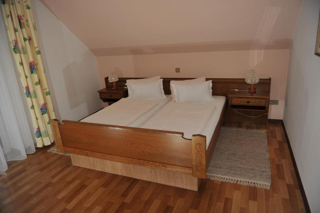 Gasthaus - Gaestehaus Schusterbauer Rein Стая снимка