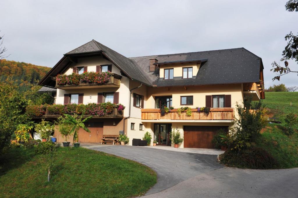 Gasthaus - Gaestehaus Schusterbauer Rein Екстериор снимка